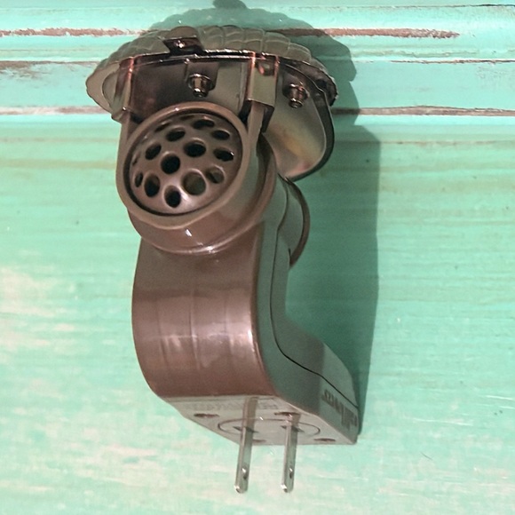 Bath and Body Works Fall Autumn Acorn Wallflower Plug - Picture 9 of 10